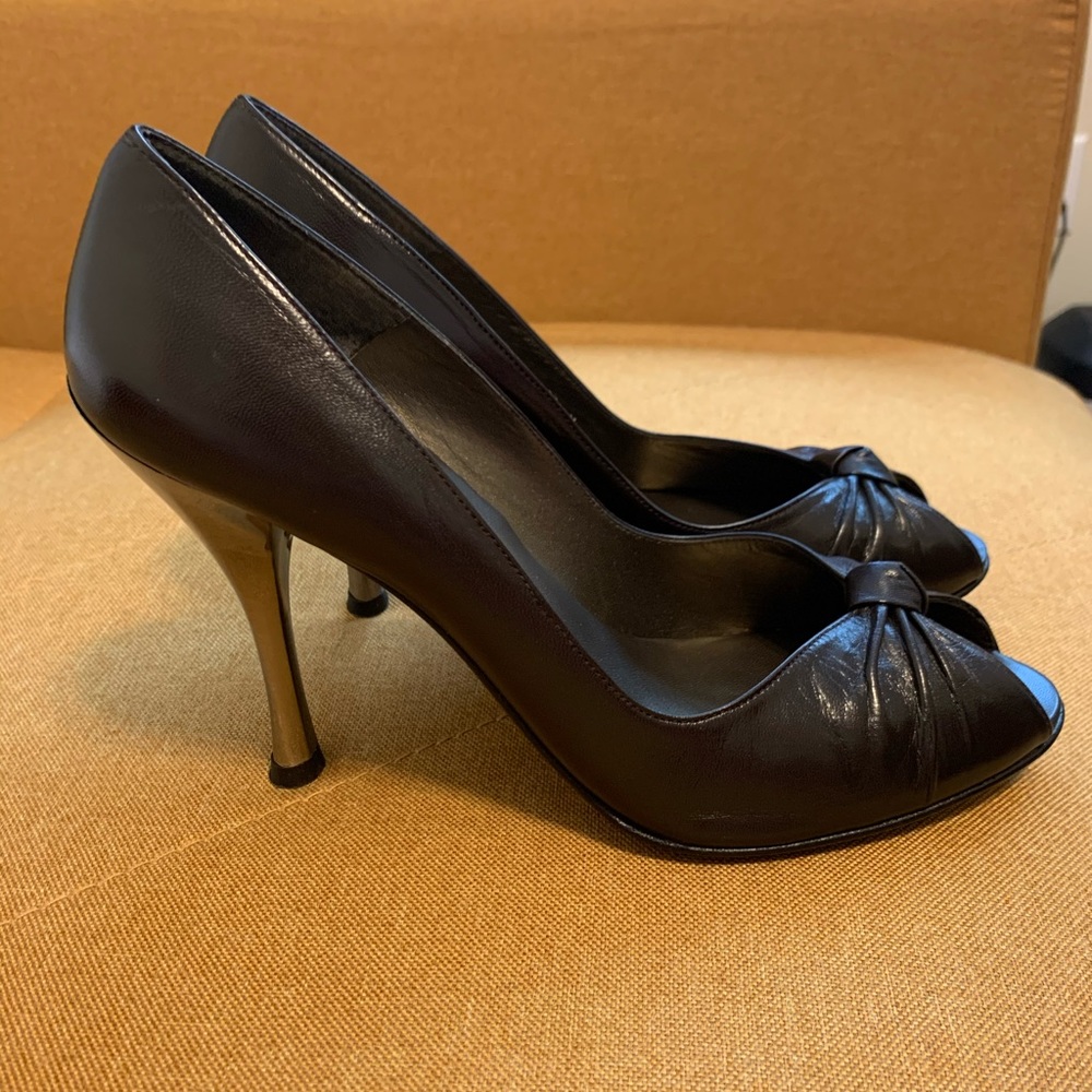 ✨STUART WEITZMAN ✨ Peep Toe Heels